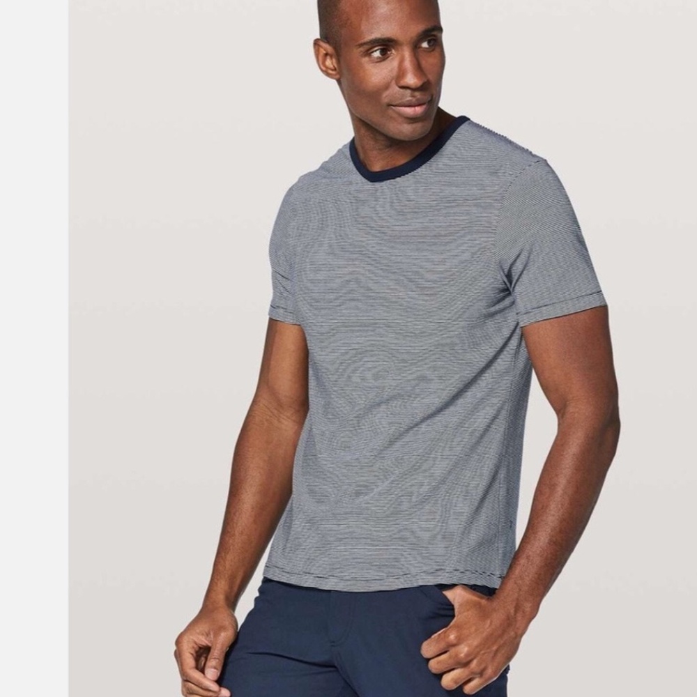Lululemon Mens small 5 Year Basic Tee Updated Fit Delta Stripe White